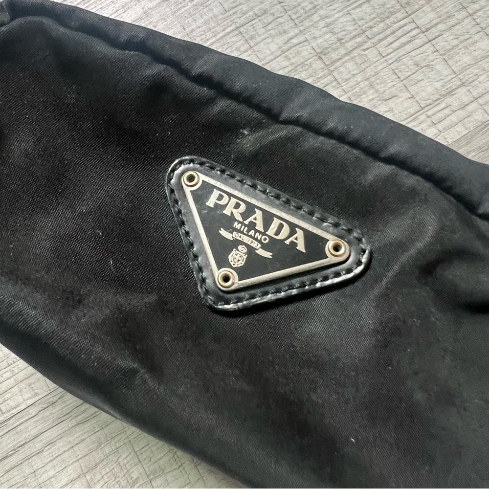 PRADA VELA MINI BLACK RE-NYLON BEAUTY TECH CASE ZIP BAG - Picture 5 of 16